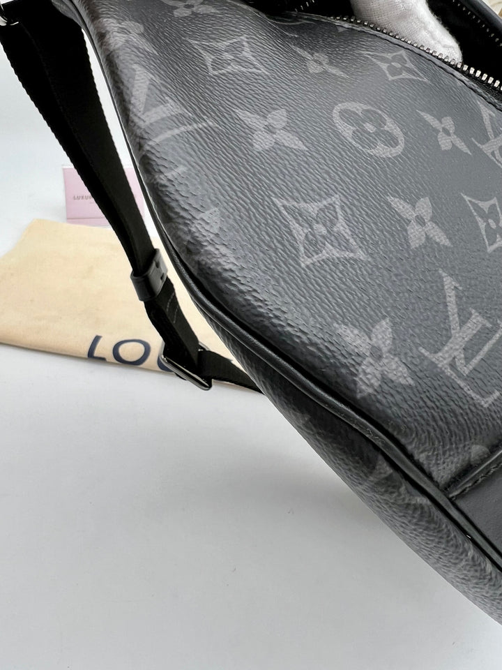 LOUIS VUITTON DISCOVERY BUM BAG