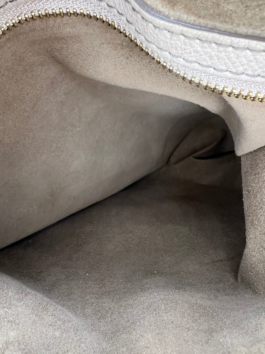 LOUIS VUITTON MAHINA L HOBO