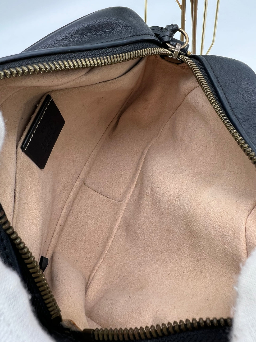 GUCCI GG MARMONT CAMERA CHAIN SHOULDER BAG