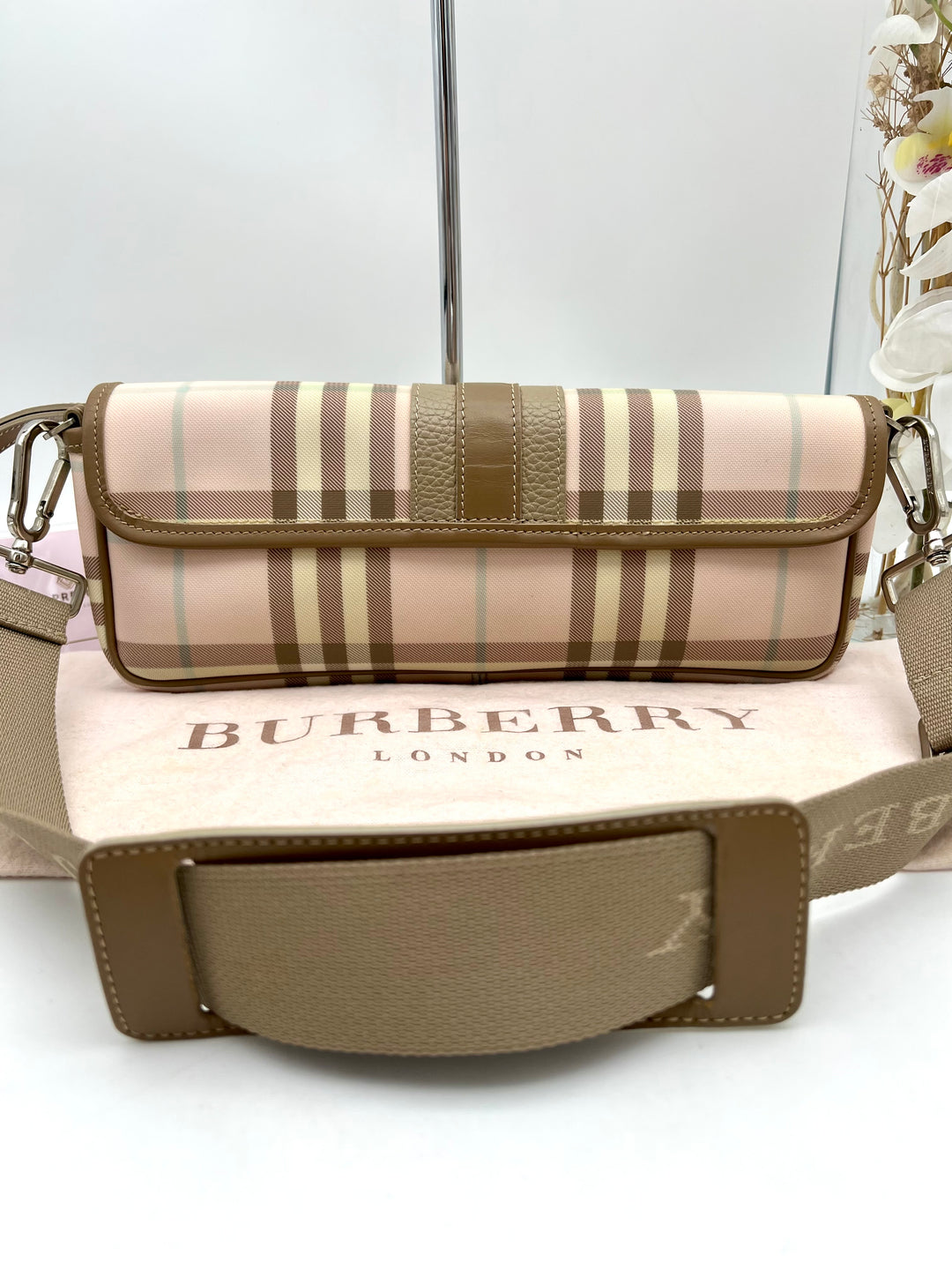 BURBERRY LONDON PVC SHOULDER  BAG W/ WRISTLET