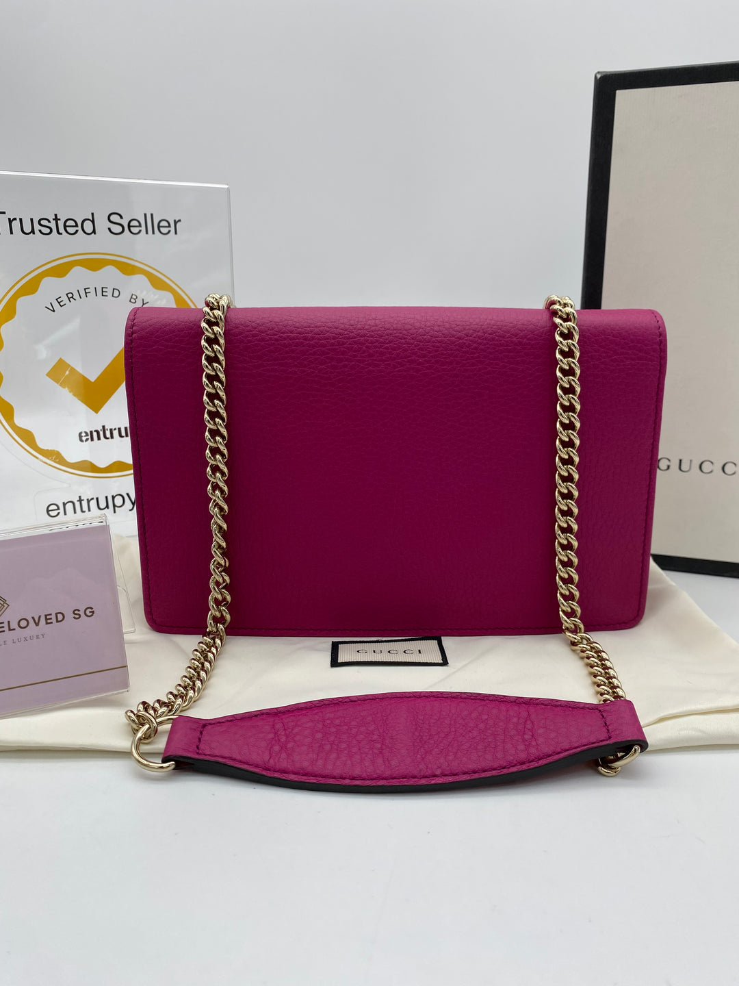 GUCCI GG SOHO WALLET ON CHAIN