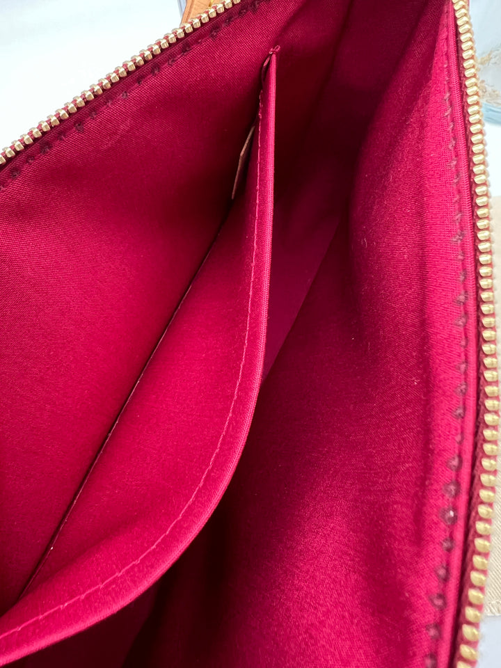 LOUIS VUITTON POCHETTE ACCESSOIRES VERNIS ( NEW MODEL )