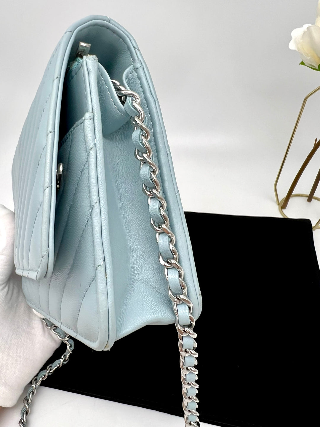 CHANEL CHEVRON WALLET ON CHAIN