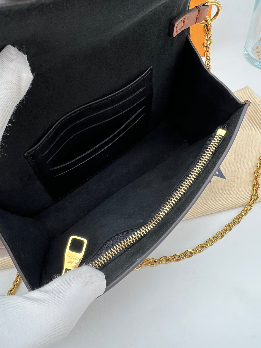 LOUIS VUITTON DAUPHINE WALLET ON CHAIN (RFID)