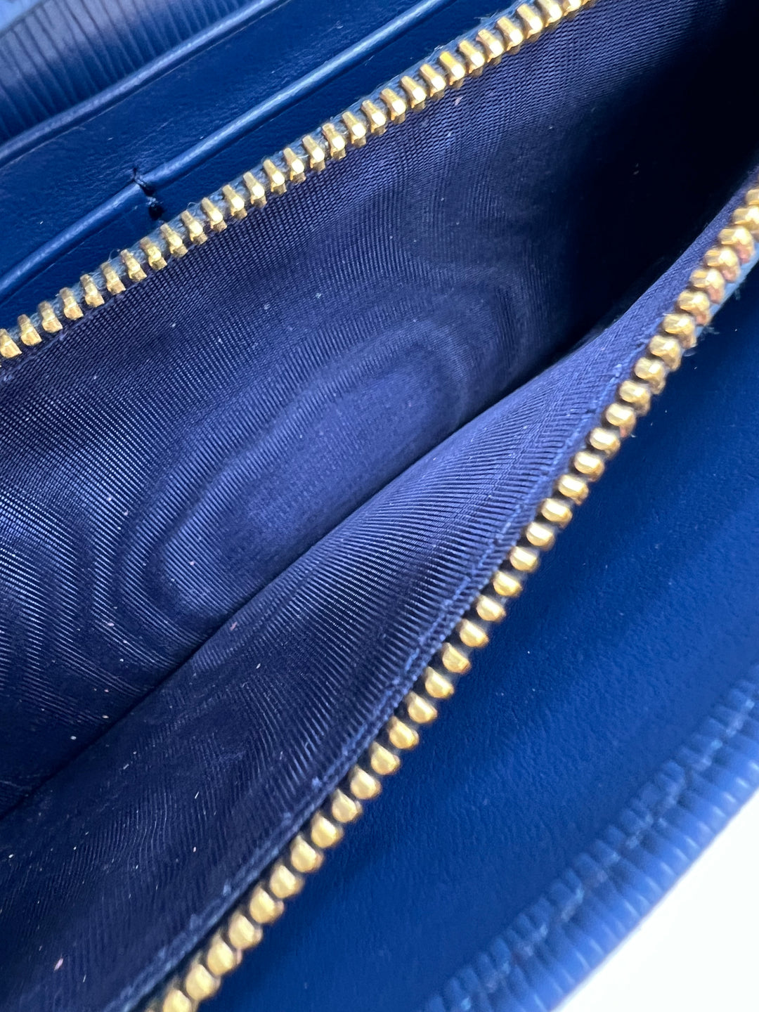 PRADA SAFFIANO WALLET ON CHAN