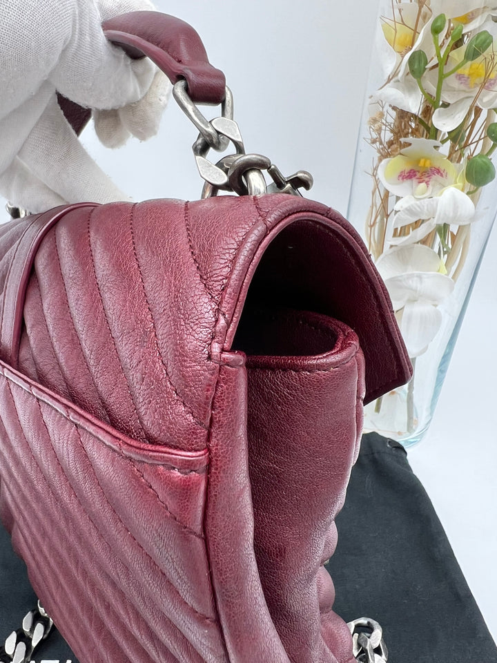 YVES SAINT LAURENT COLLEGE CHEVRON QUILTED BAG GHW