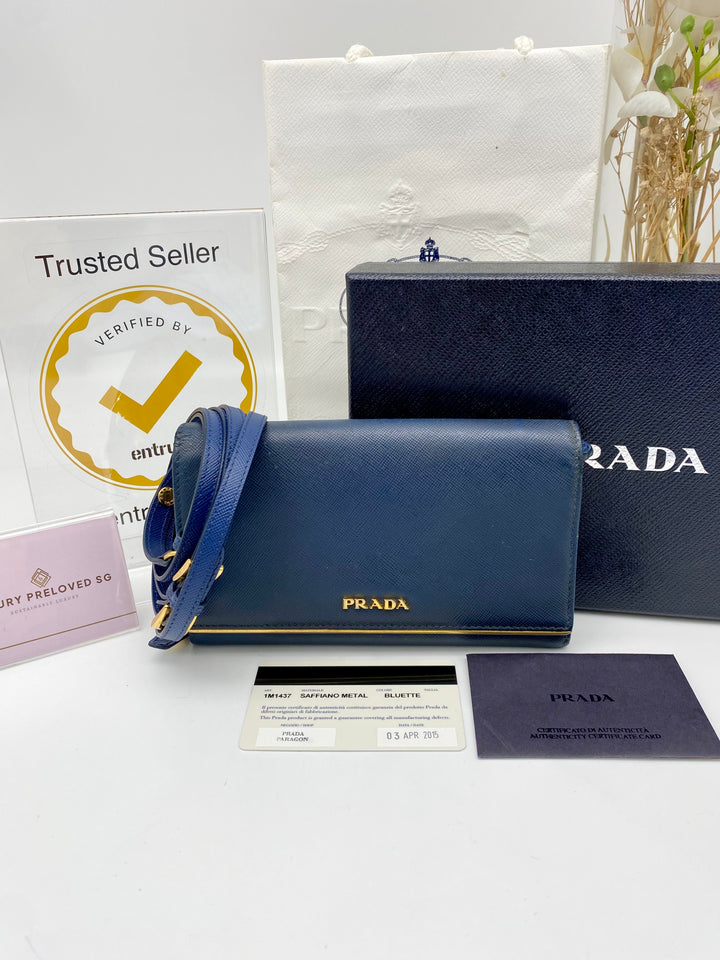 PRADA SAFFIANO WALLET ON CHAIN