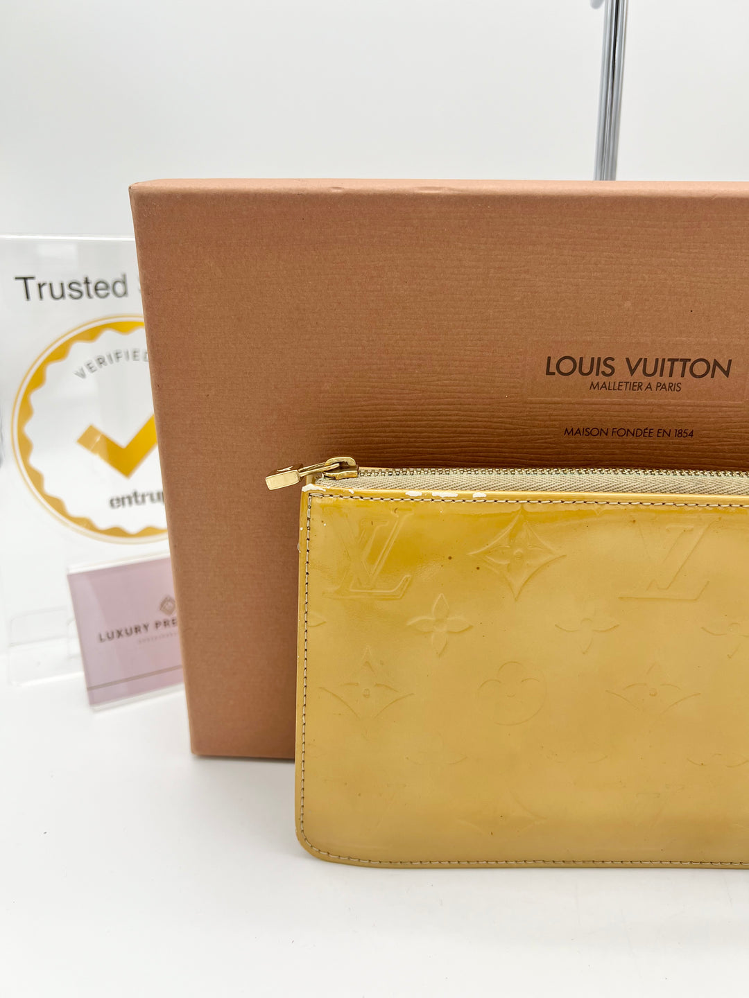 LOUIS VUITTON  POCHETTE PATENT