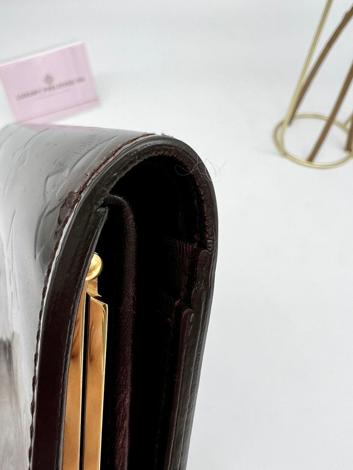 LOUIS VUITTON KISSLOCK WALLET VERNIS