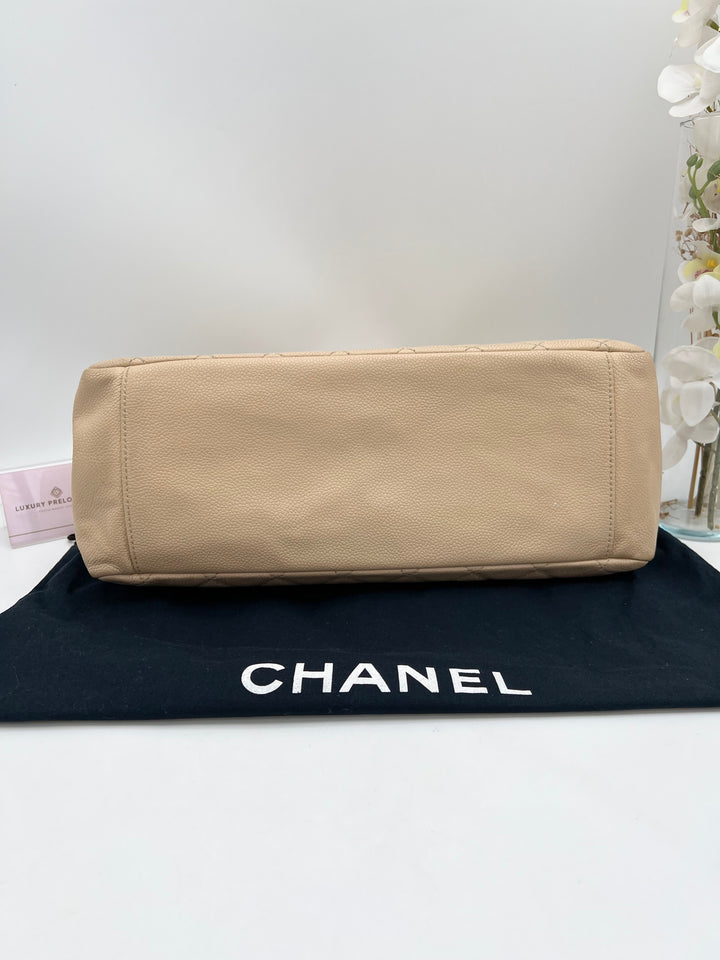 CHANEL SOFT CAVIAR GST