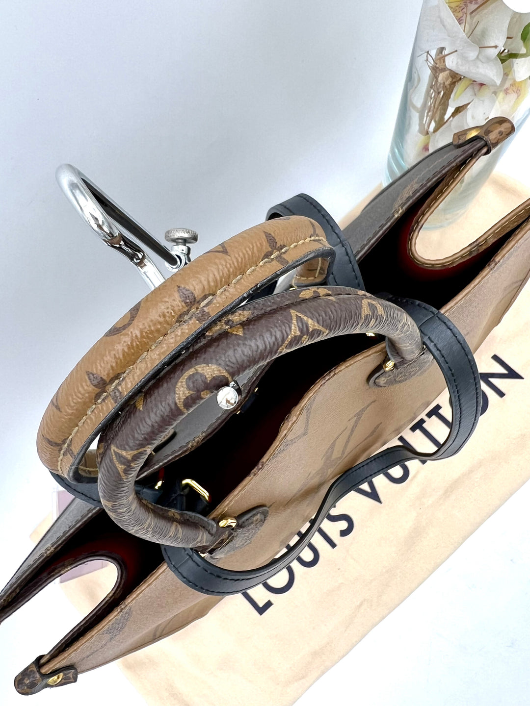 LOUIS VUITTON ON THE GO MM REVERSED