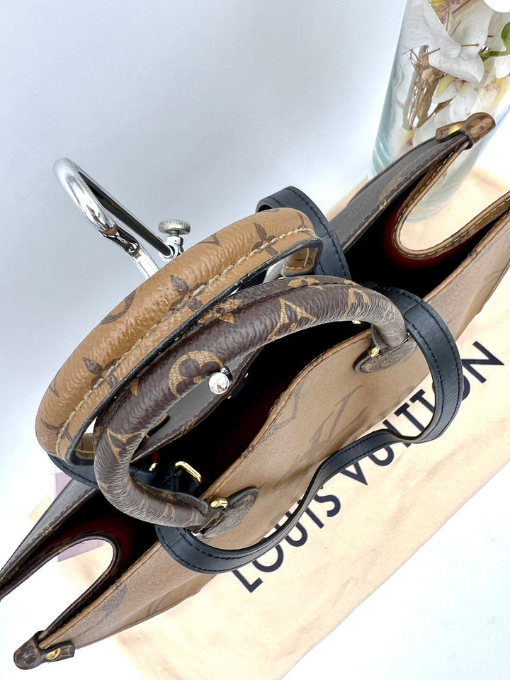 LOUIS VUITTON ON THE GO MM REVERSED