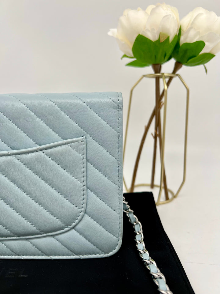 CHANEL CHEVRON WALLET ON CHAIN