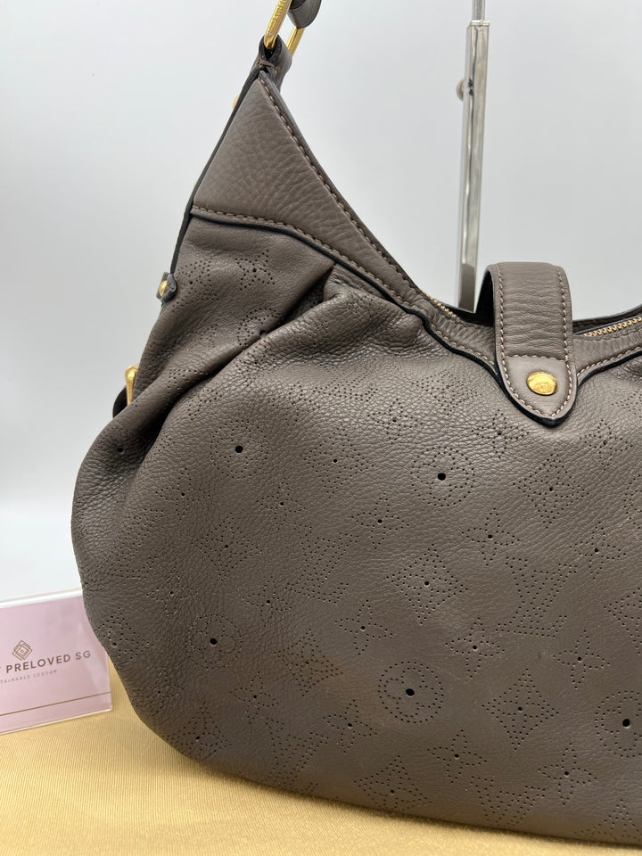 LOUIS VUITTON MAHINA XS HOBO