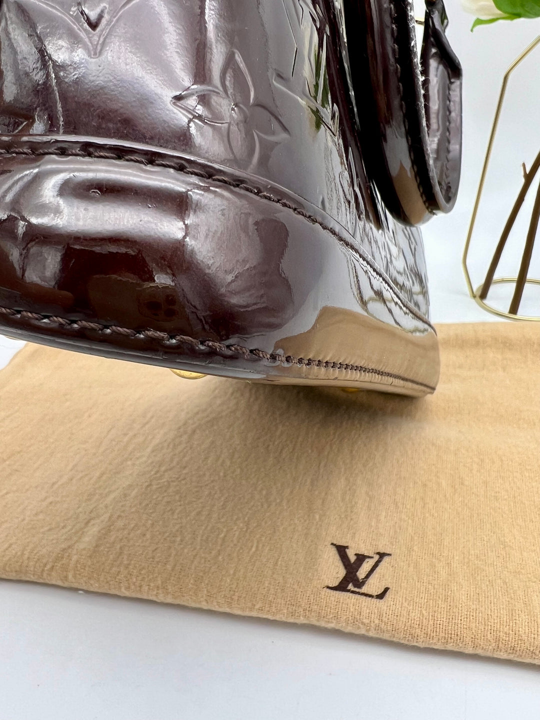 LOUIS VUITTON ALMA BB VERNIS