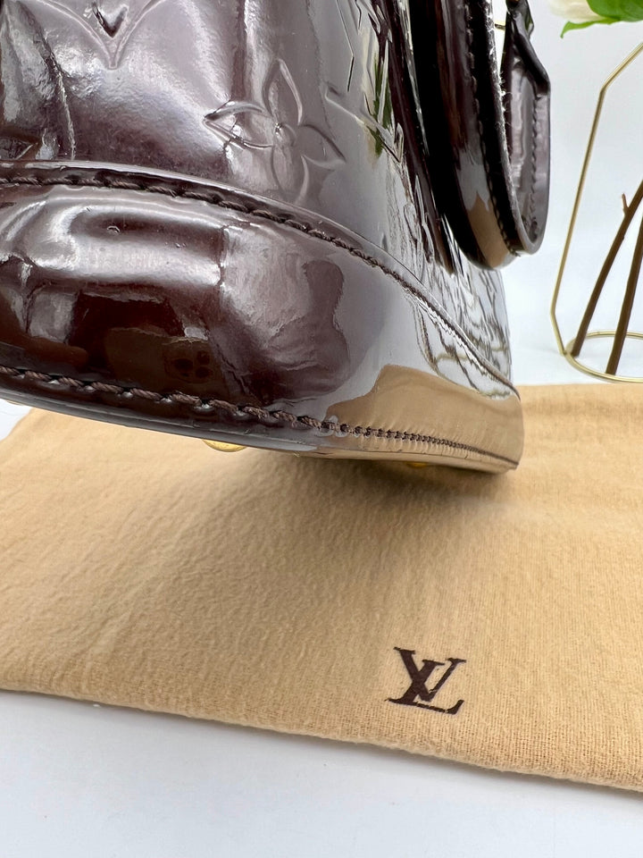 LOUIS VUITTON ALMA BB VERNIS