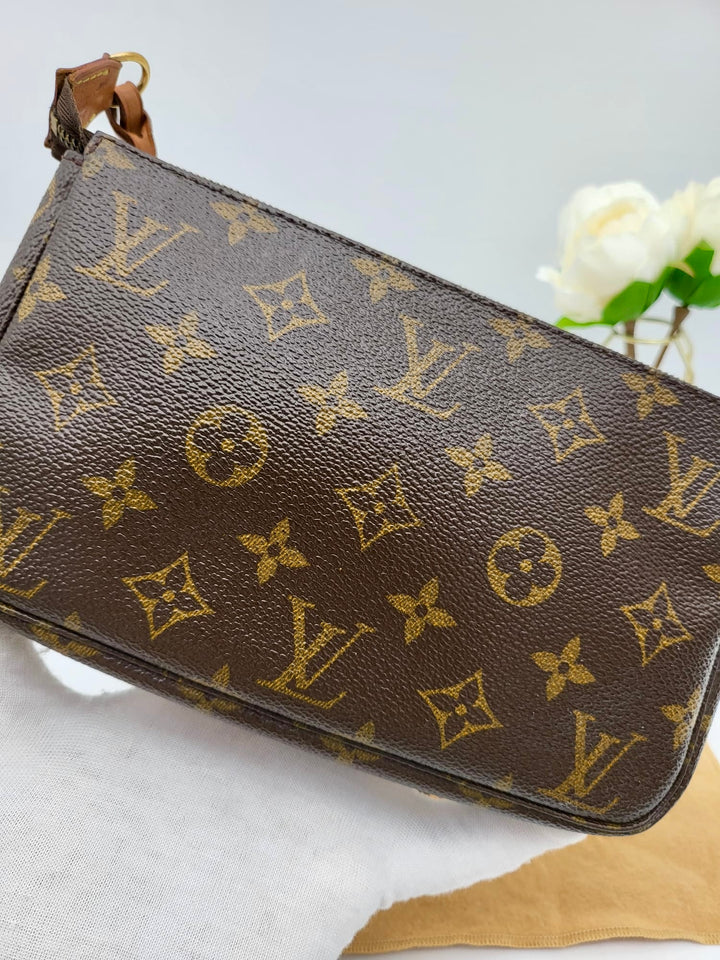 LOUIS VUITTON POCHETTE ACCESSORIES MONOGRAM