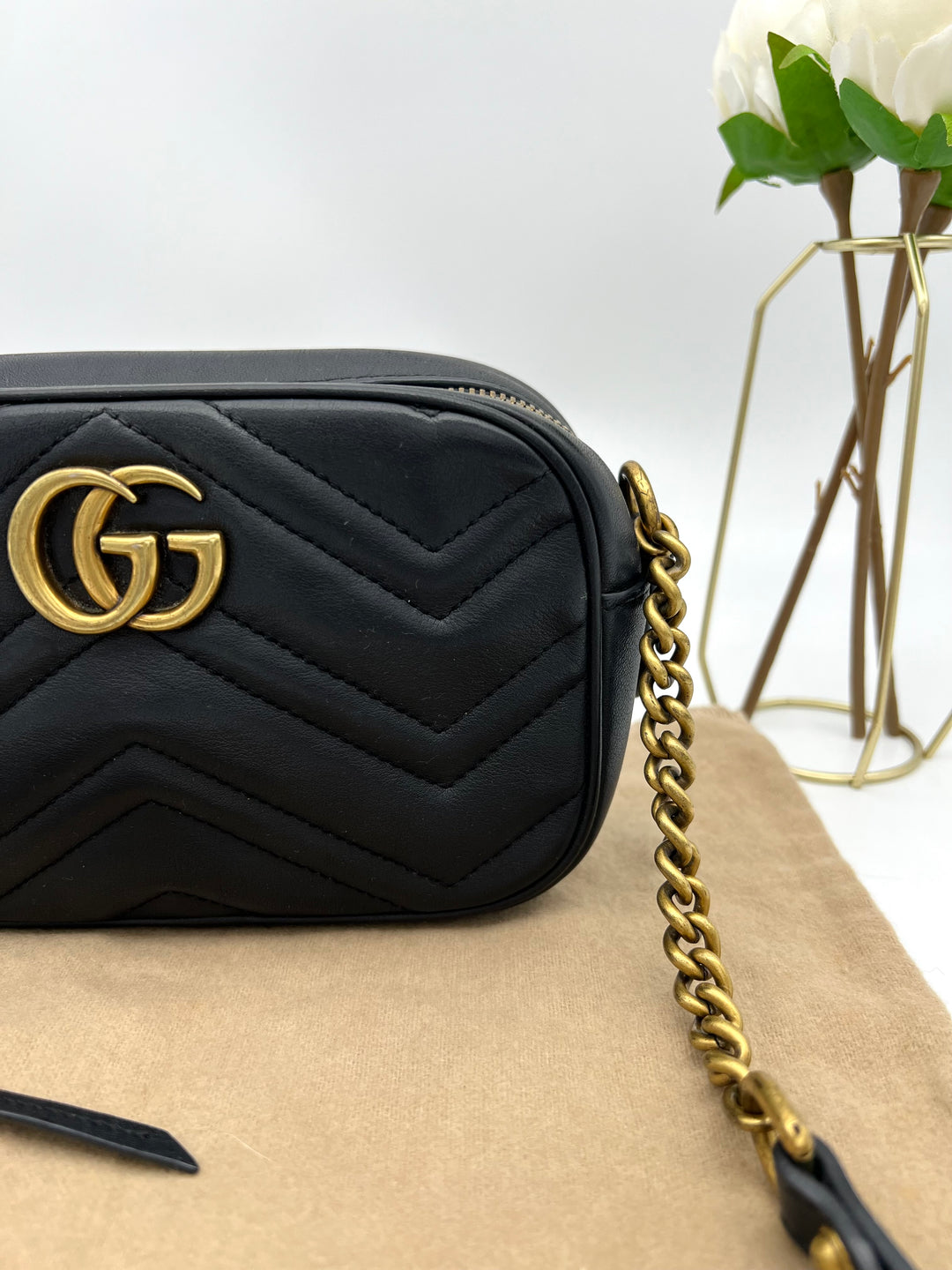 GUCCI GG MARMONT CAMERA CHAIN SHOULDER BAG