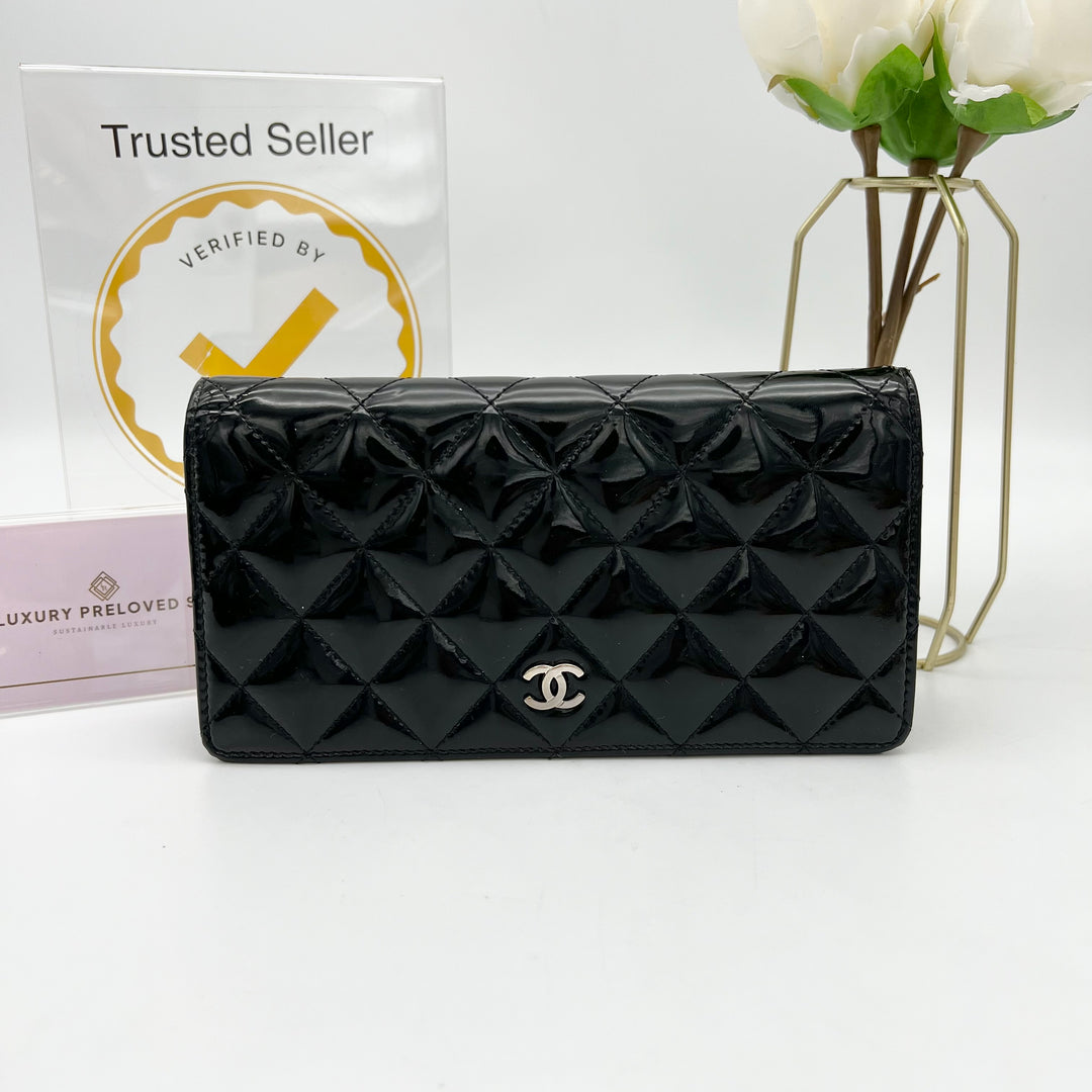 CHANEL BI FOLD NO 19 PATENT WALLET