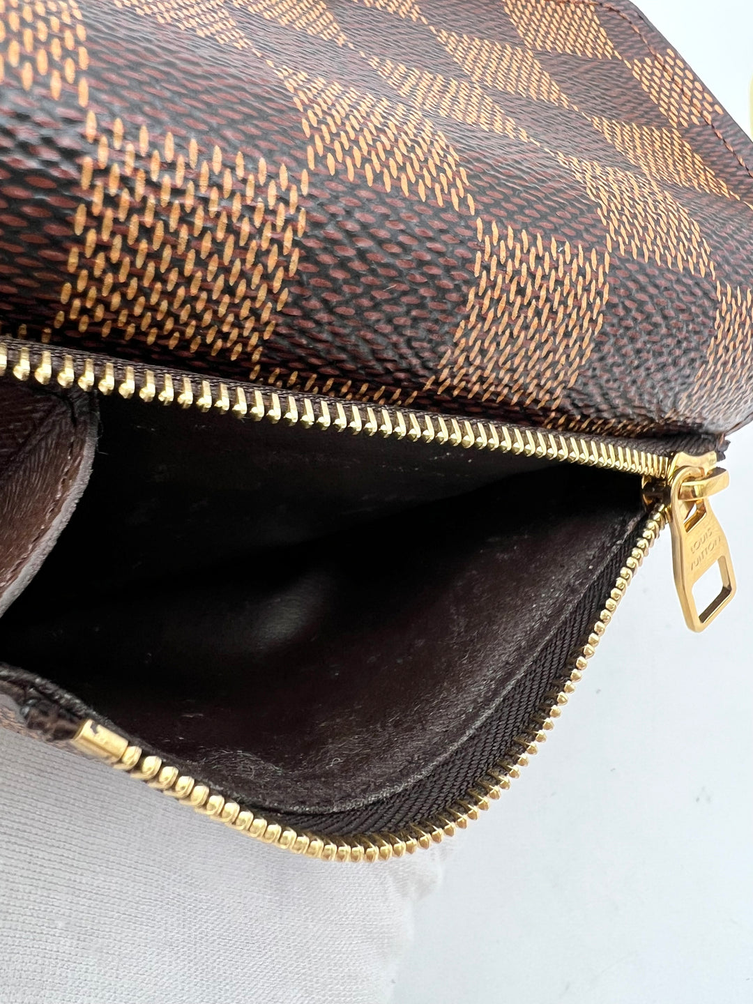 LOUIS VUITTON DAMIER TRI FOLD COMPACT