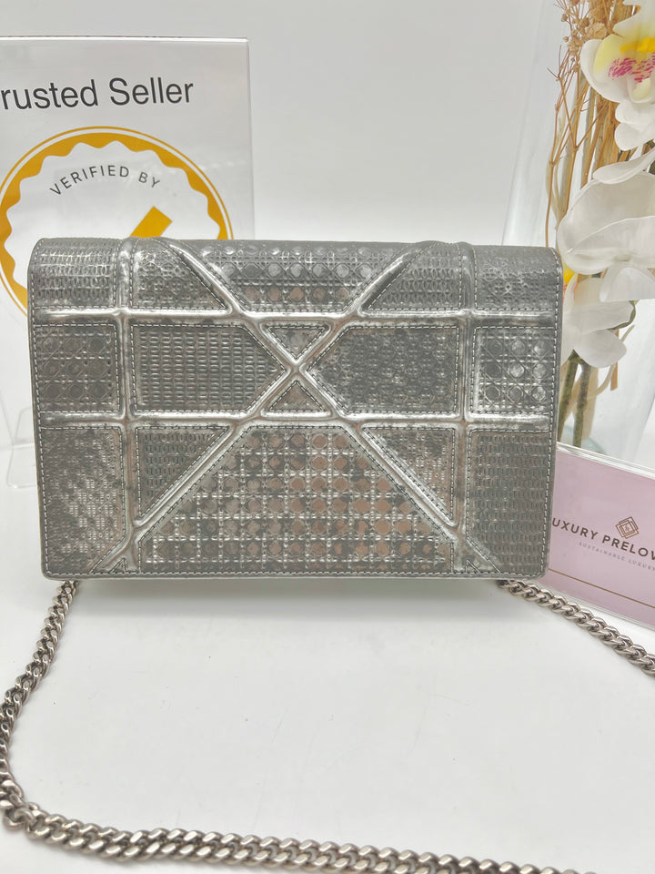 CHRISTIAN DIOR DIORAMA METALLIC SILVER CHAIN BAG