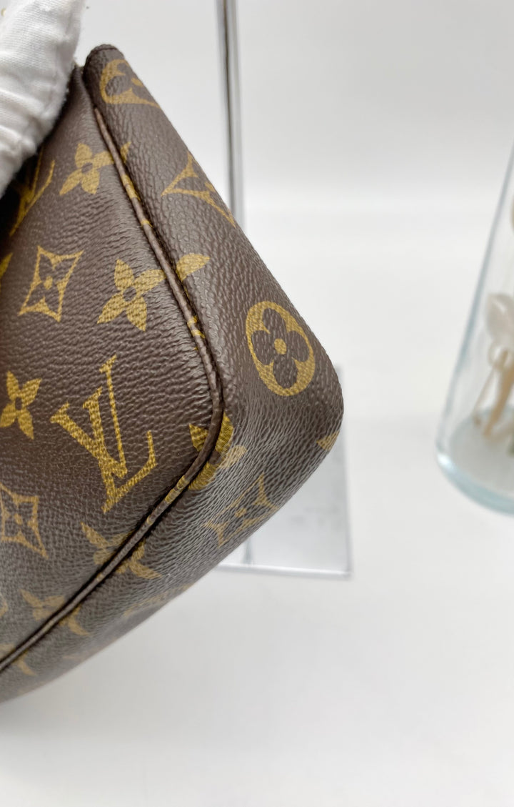 LOUIS VUITTON POCHETTE ACCESSOIRES MONOGRAM