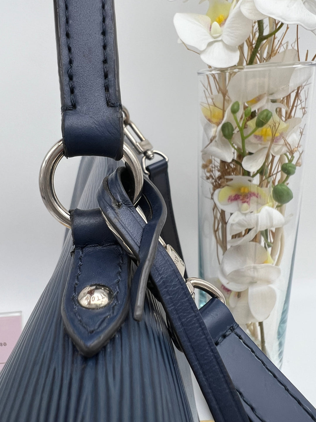 LOUIS VUITTON CLUNY EPI 2 WAY