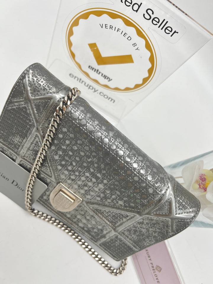 CHRISTIAN DIOR DIORAMA METALLIC SILVER CHAIN BAG