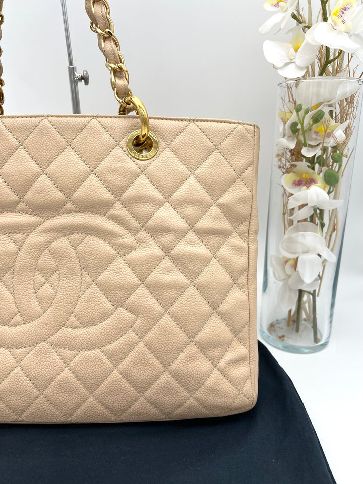 CHANEL SOFT CAVIAR GST