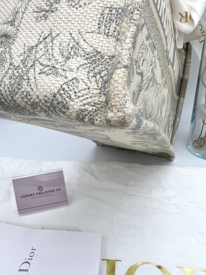 CHRISTIAN DIOR OBLIQUE BOOK TOTE GREY