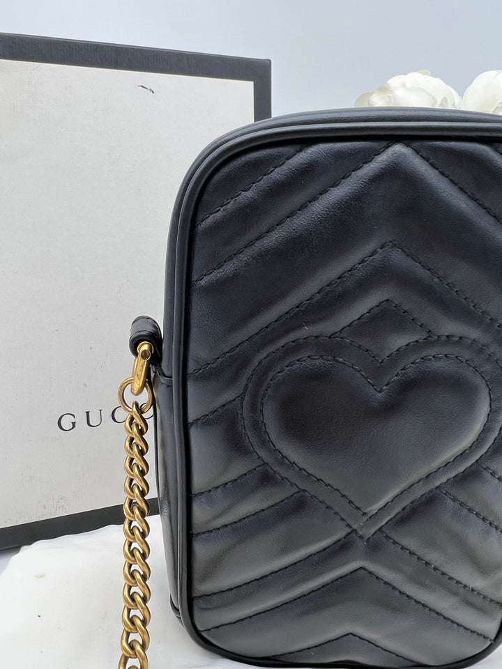 GUCCI GG MARMONT SMALL CHAIN SHOULDER BAG