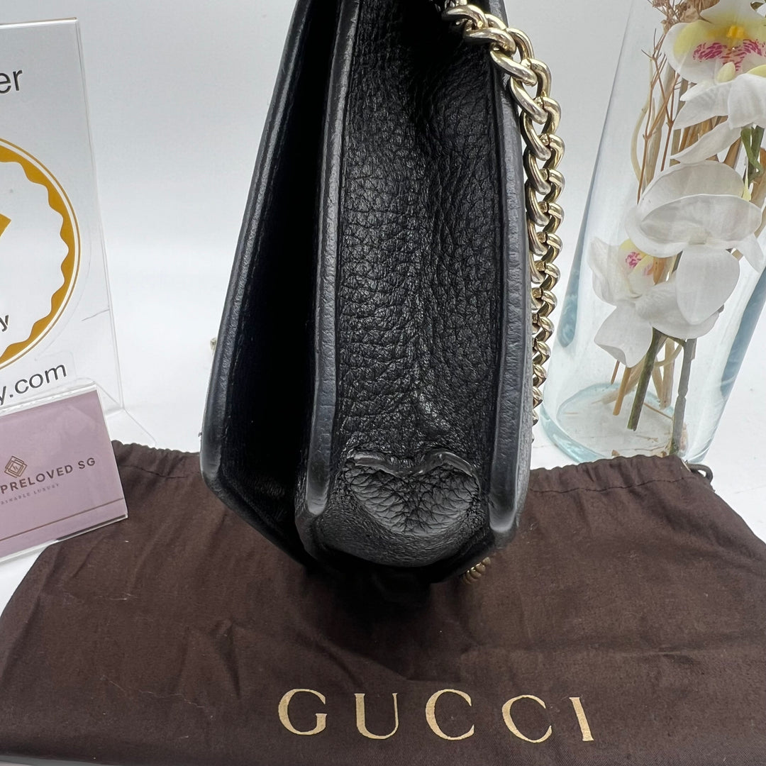 GUCCI GG SOHO WALLET ON CHAIN