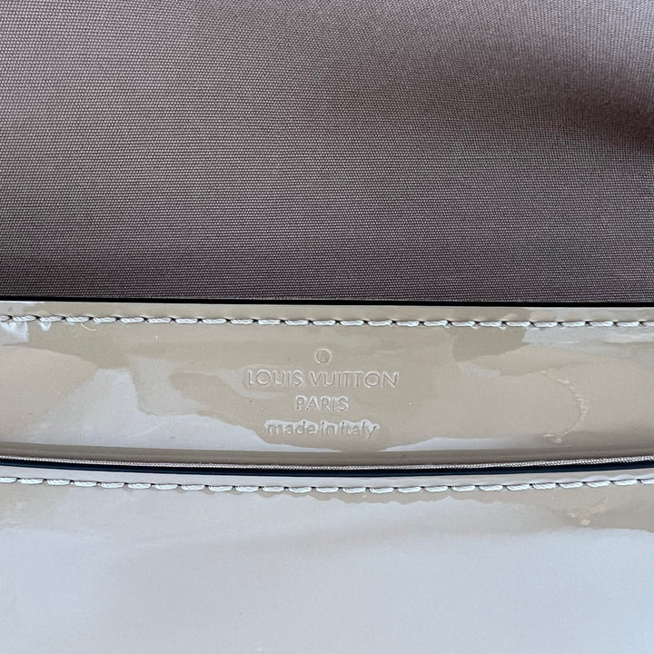 LOUIS VUITTON LOUISE MM VERNIS CLUTCH