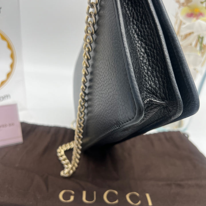 GUCCI GG SOHO WALLET ON CHAIN