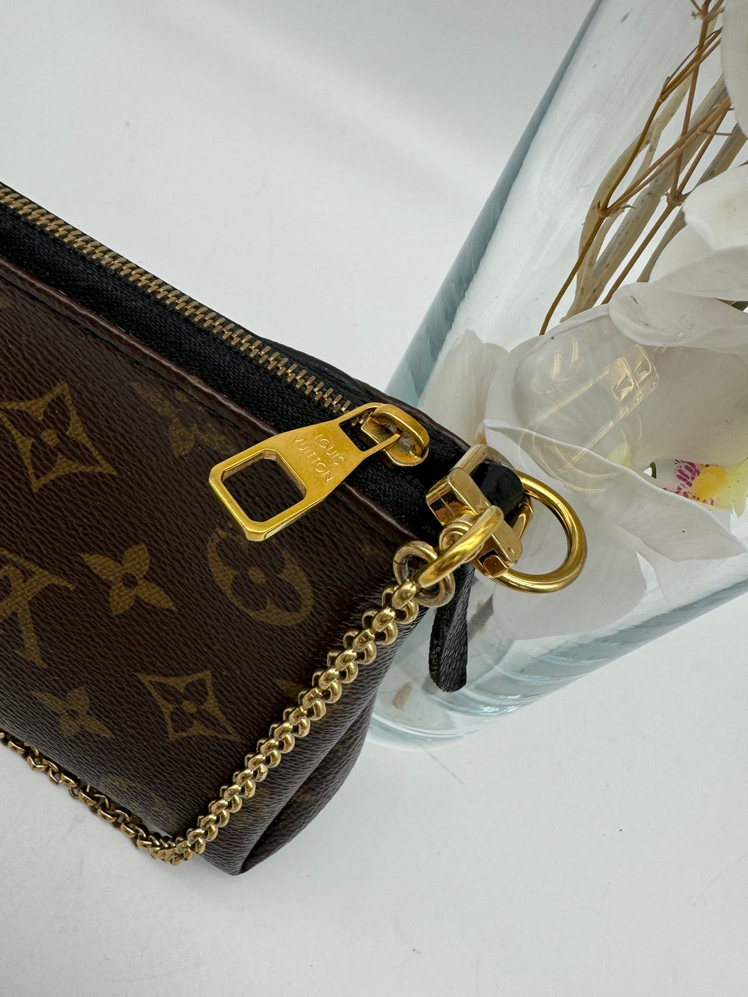 LOUIS VUITTON PALLAS NOIR SHOULDER BAG