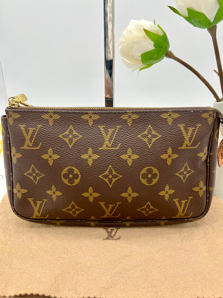 LOUIS VUITTON POCHETTE ACCESSOIRES MONOGRAM