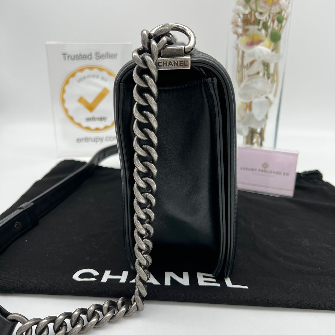 CHANEL LAMBSKIN NEW MEDIUM BOY