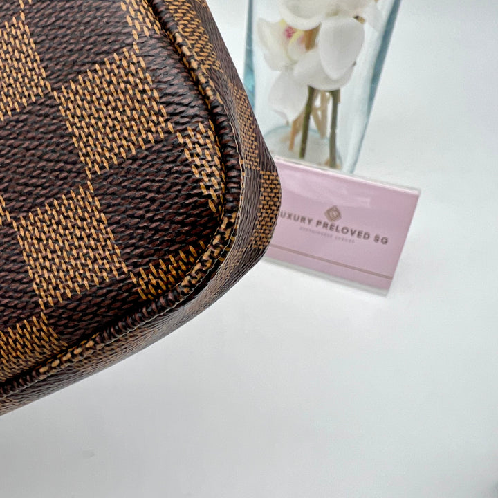 LOUIS VUITTON DAMIER EBENE POCHETTE ACCESSOIRES (new model)