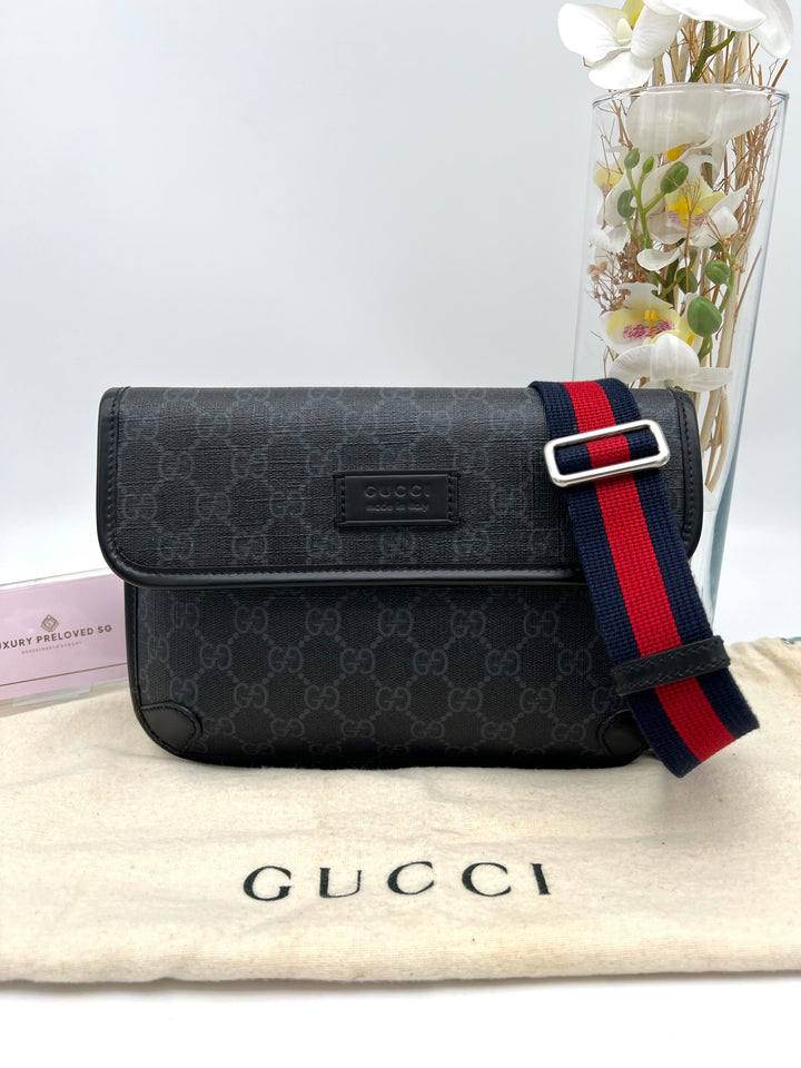 GUCCI SUPREME BLACK BELT BAG