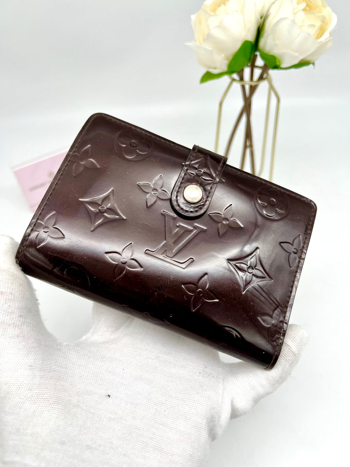 LOUIS VUITTON KISSLOCK WALLET VERNIS