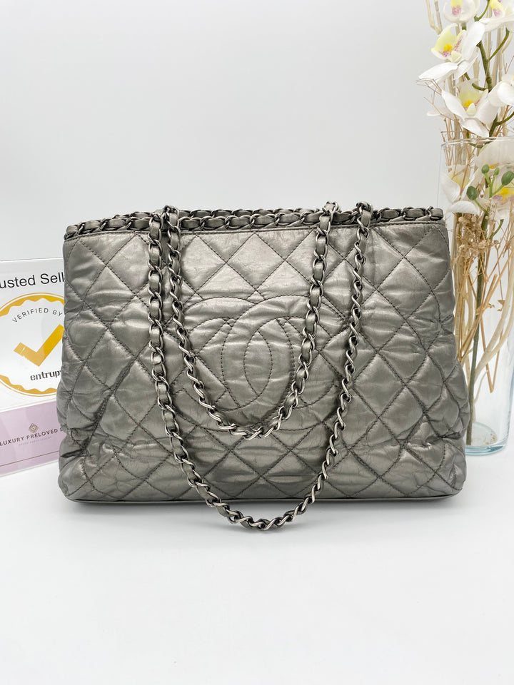 CHANEL CHAIN QUILTED SHOPPING TOTE BAG