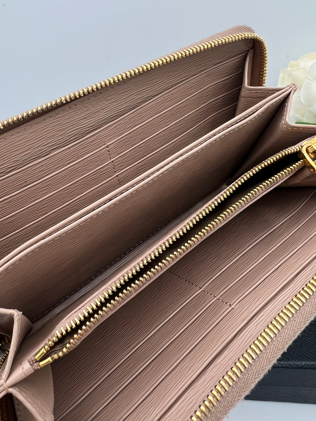 PRADA WALLET ZIP LONG SAFFIANO LEATHER