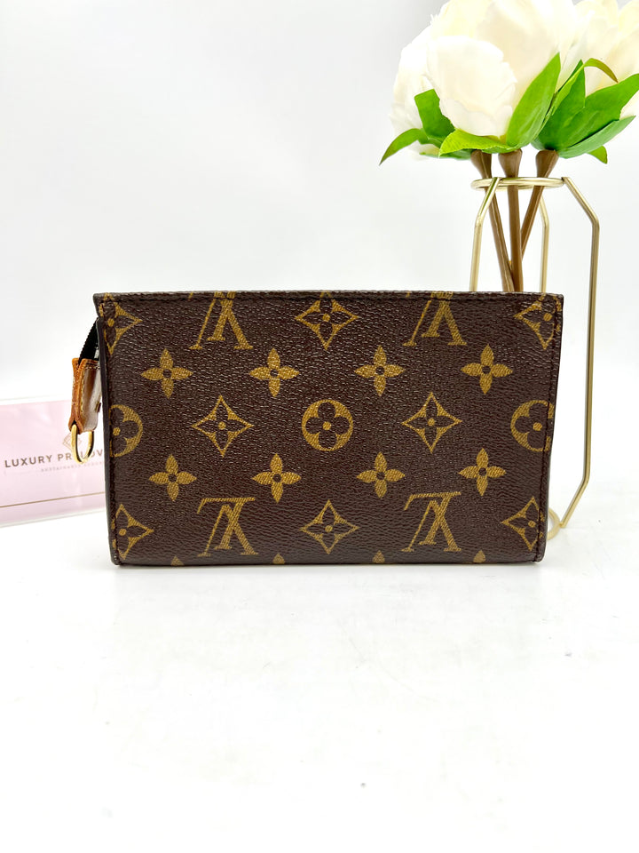 LOUIS VUITTON BUCKET POUCH MONOGRAM