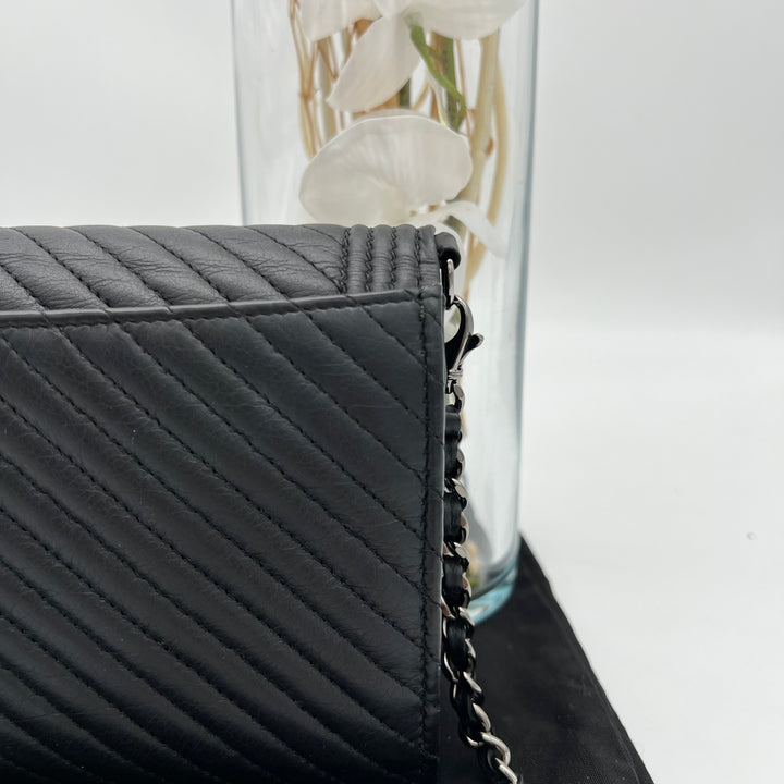 CHANEL CHEVRON CALFSKIN BOY WALLET ON CHAIN