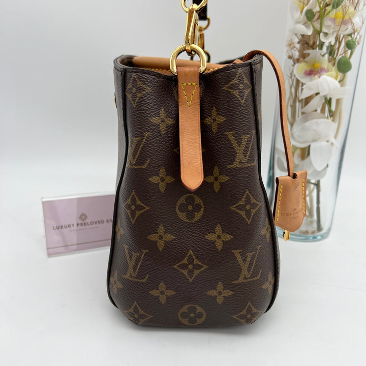 LOUIS VUITTON MONTAIGNE PM