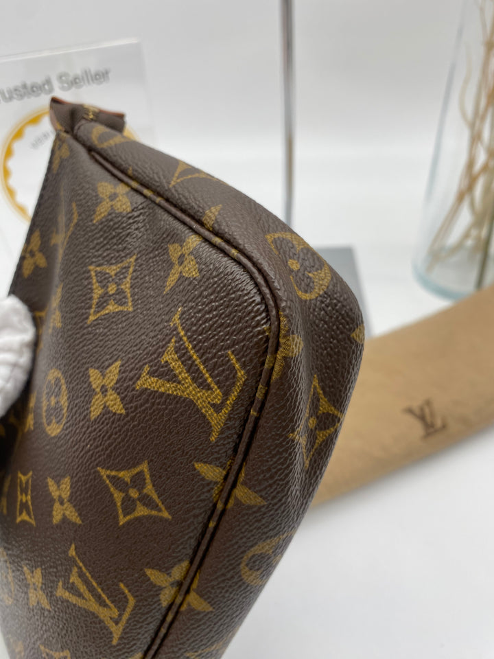 LOUIS VUITTON POCHETTE ACCESSOIRES MONOGRAM