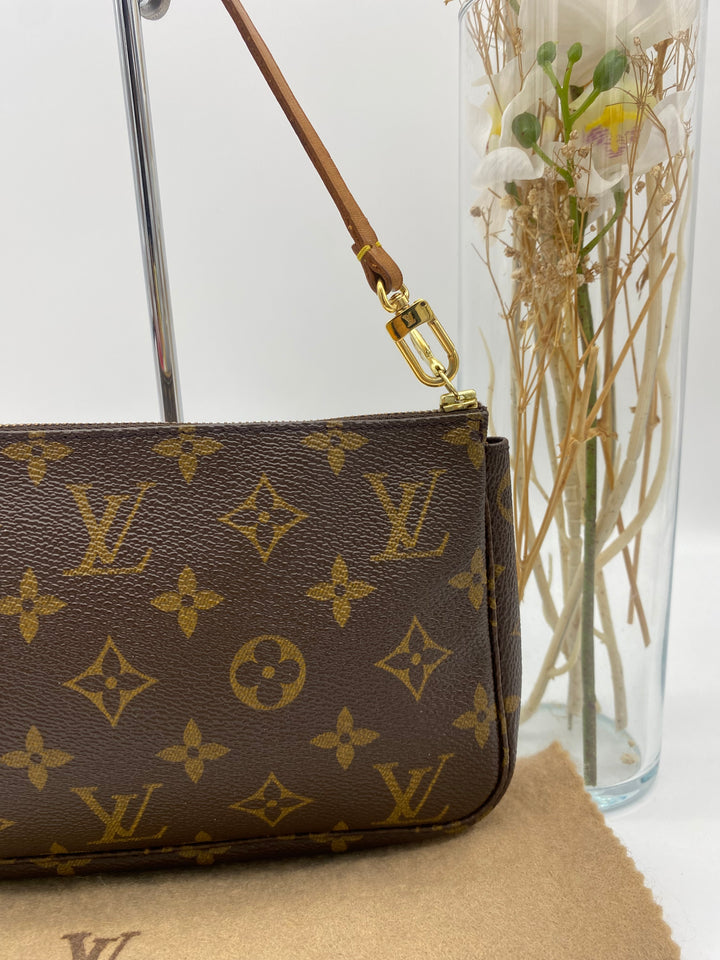 LOUIS VUITTON POCHETTE ACCESSOIRES MONOGRAM