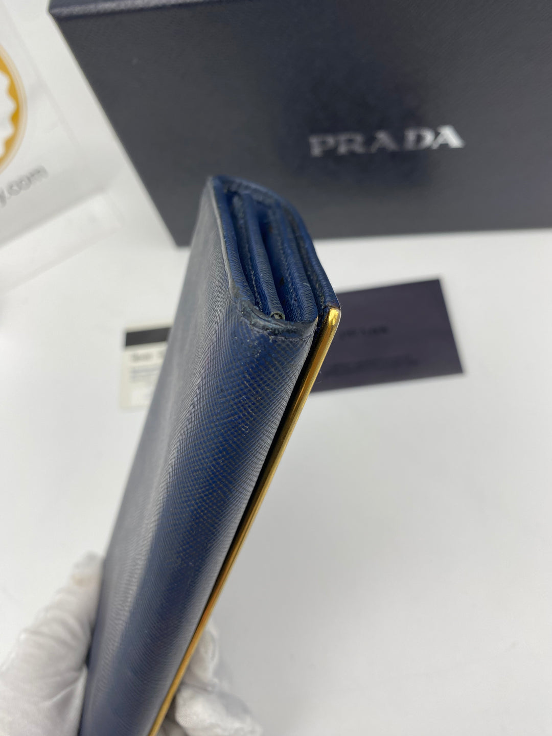 PRADA SAFFIANO WALLET ON CHAIN