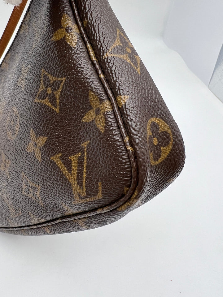 LOUIS VUITTON POCHETTE ACCESSORIES MONOGRAM