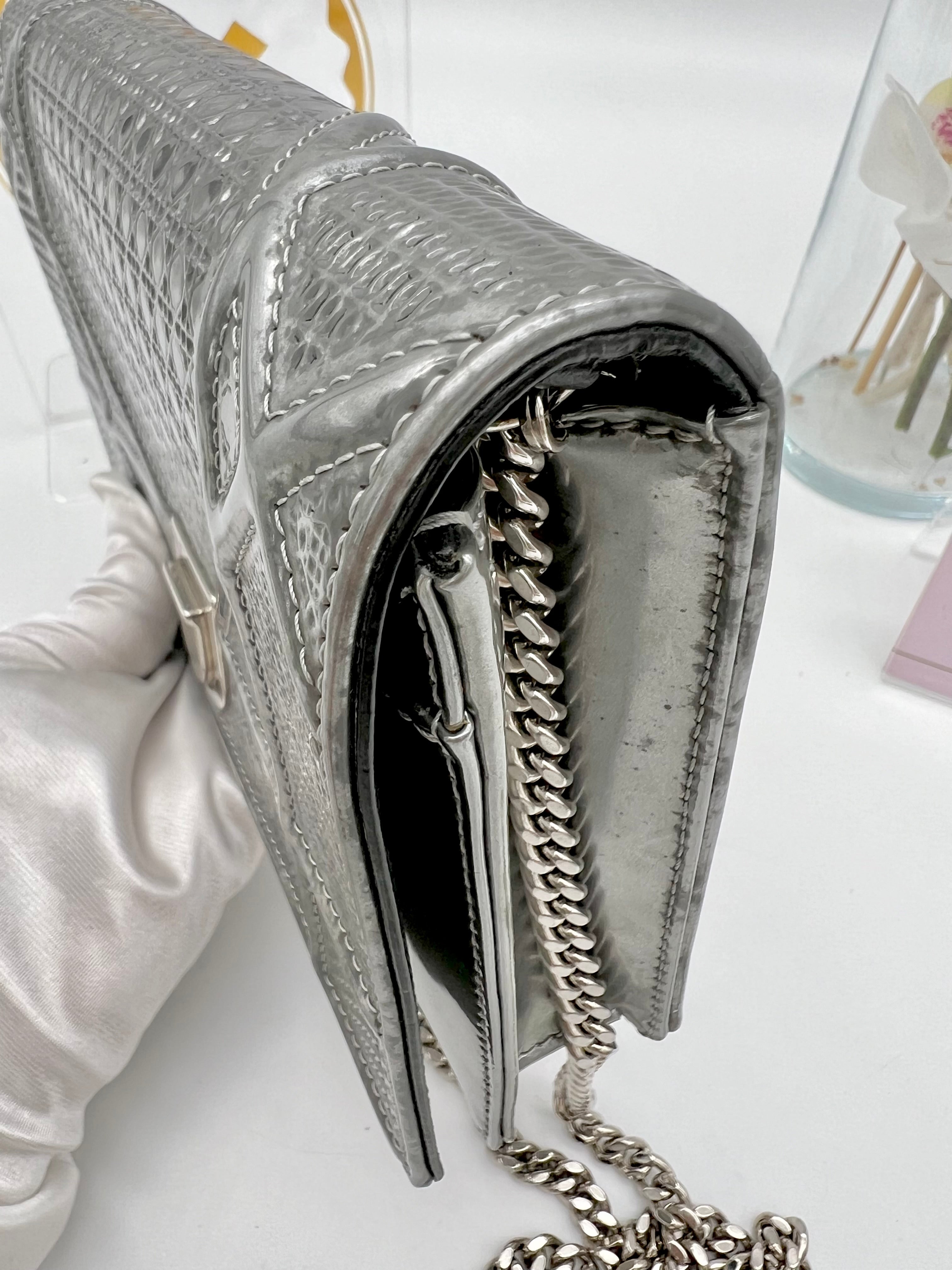 CHRISTIAN DIOR DIORAMA METALLIC SILVER CHAIN BAG – Luxury Preloved SG